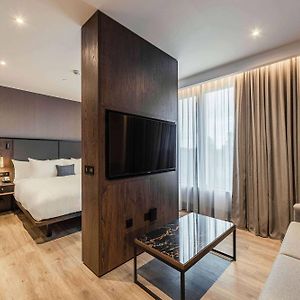 The Newton Superior Studio Suite